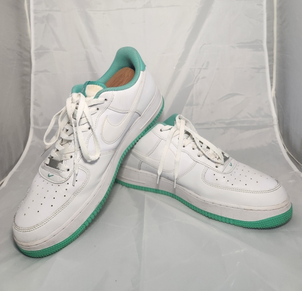 Men's Sz 13 Nike Air Force 1 '07 Sneakers w/ Aqua/Teal Accents